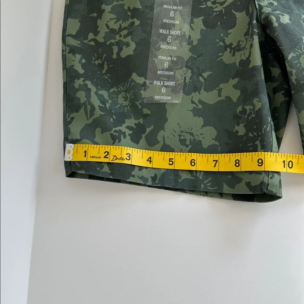 LEE women’s Olive Camouflage Flat Front Shorts. - Picture 10 of 14